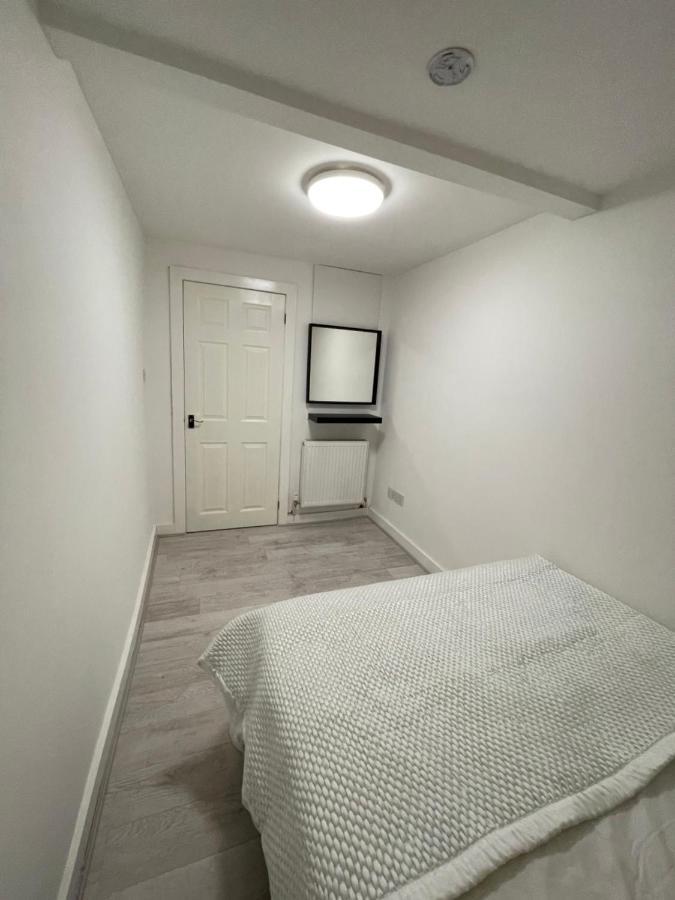 The Crescent, Flat 1 - Stockport, * Manchester