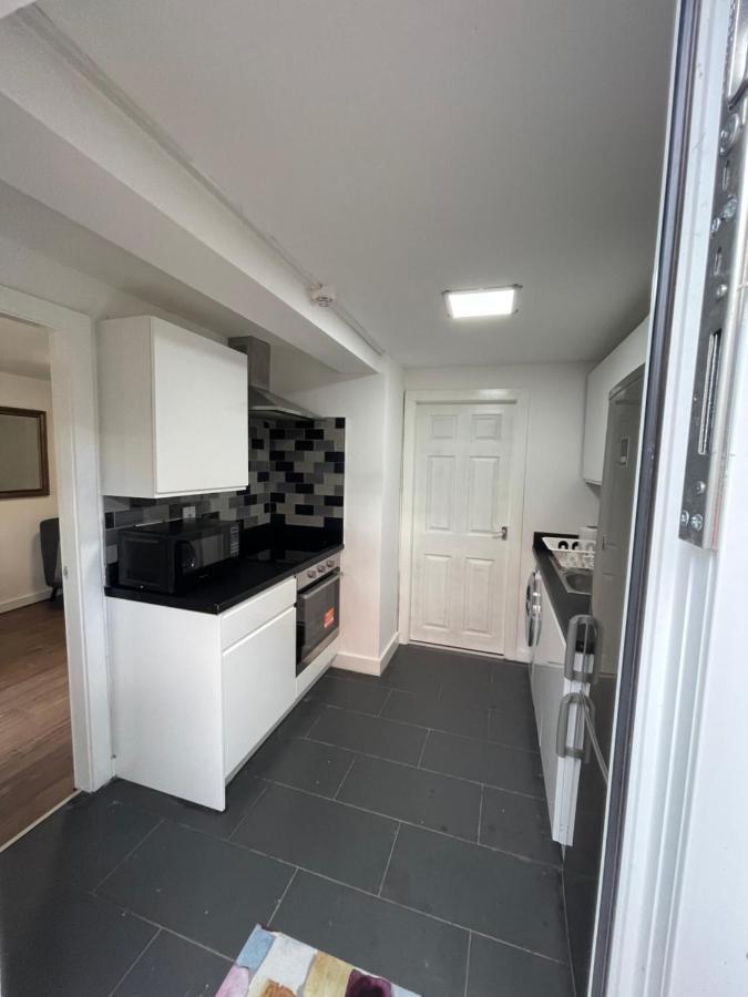 Apartment The Crescent, Flat 1 - Stockport, *