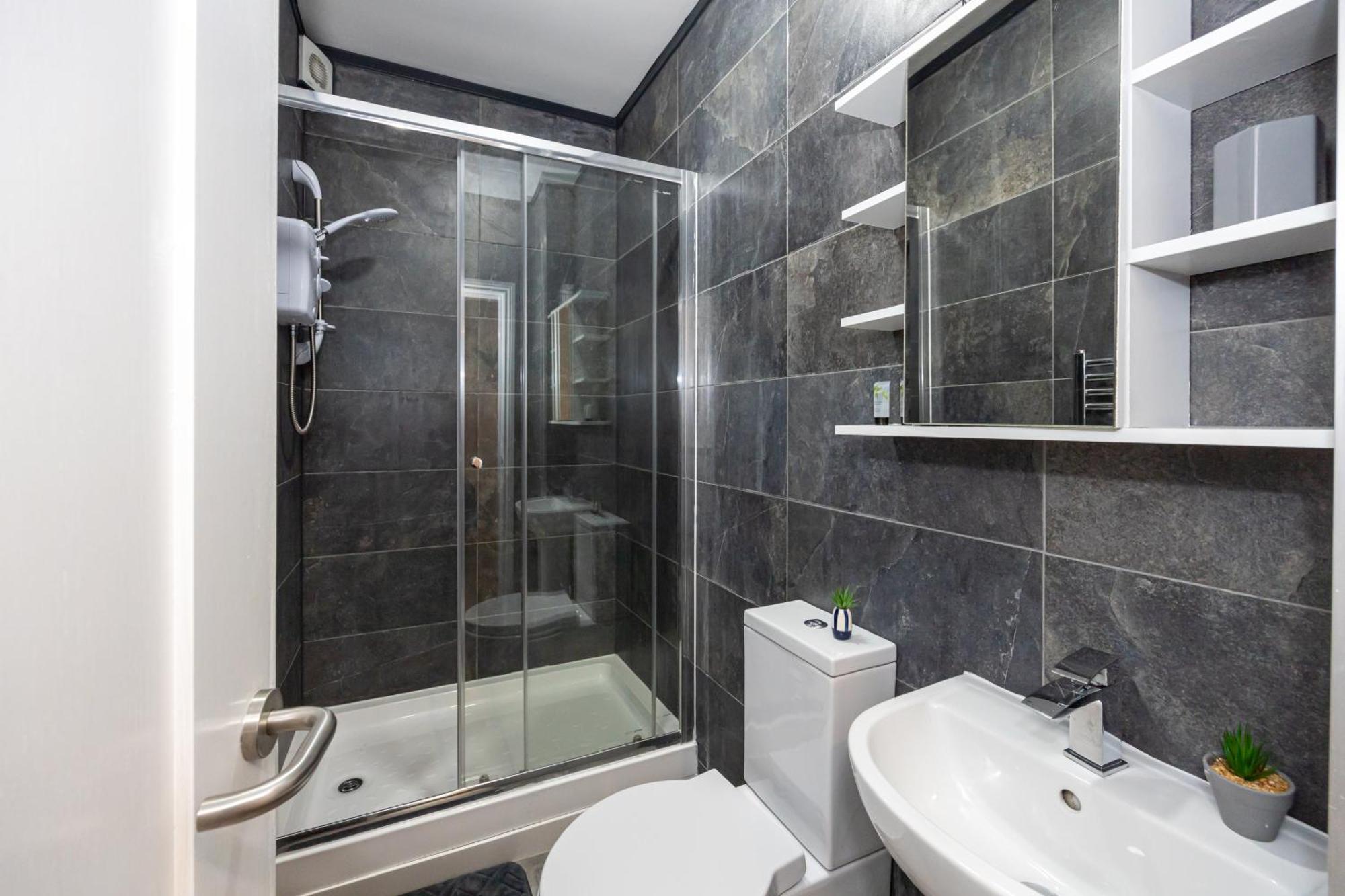 Vibrant 2Br Apartment In Chorlton, Free Parking Manchester