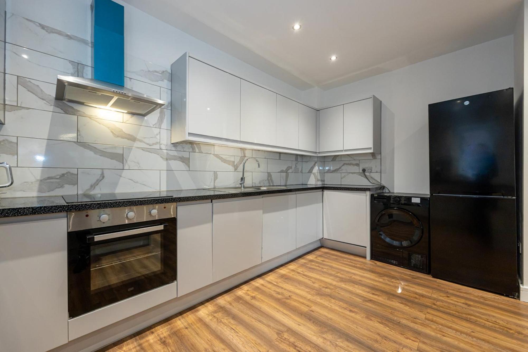 Vibrant 2Br Apartment In Chorlton, Free Parking