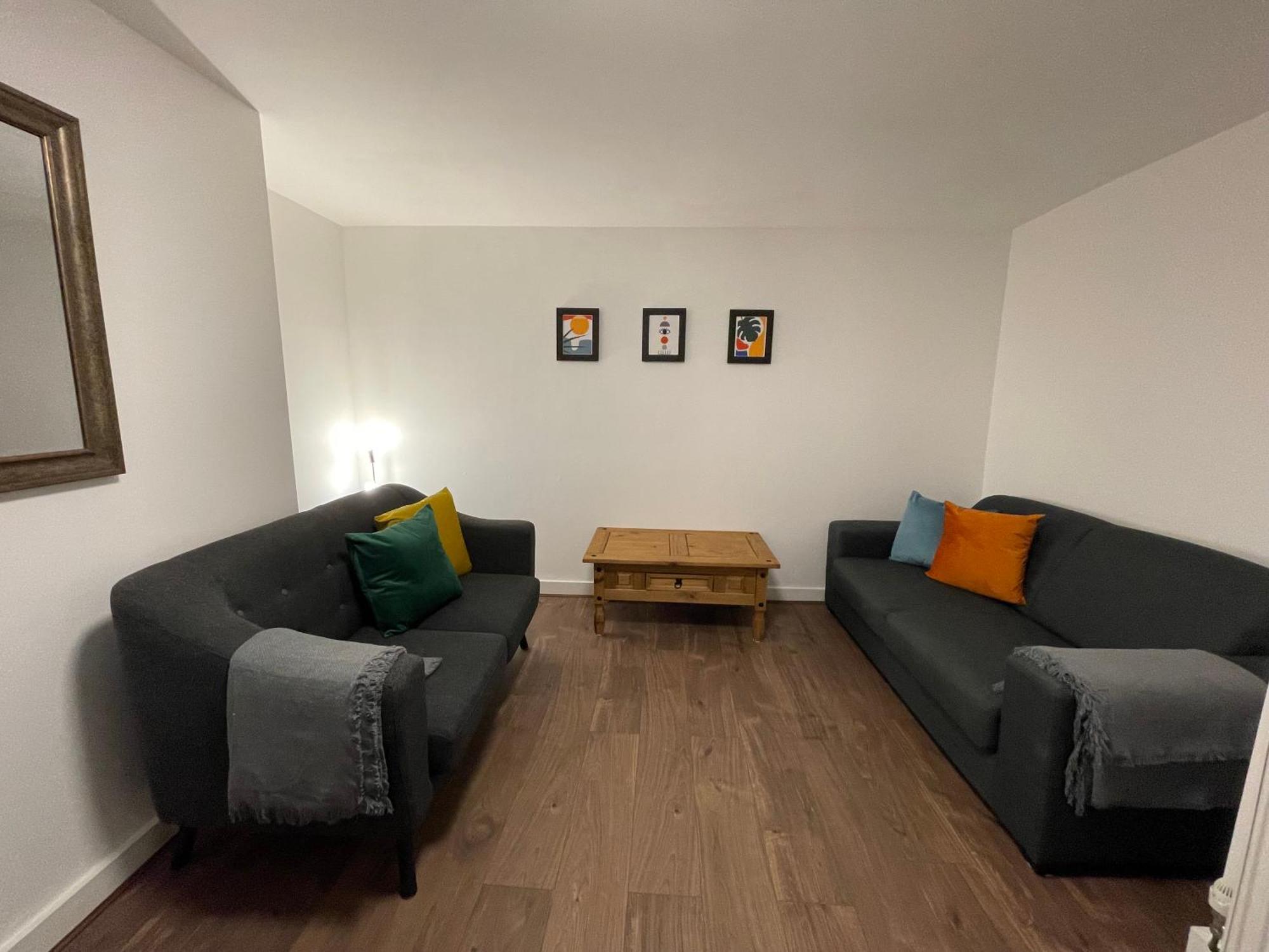 The Crescent, Flat 1 - Stockport, Apartment *