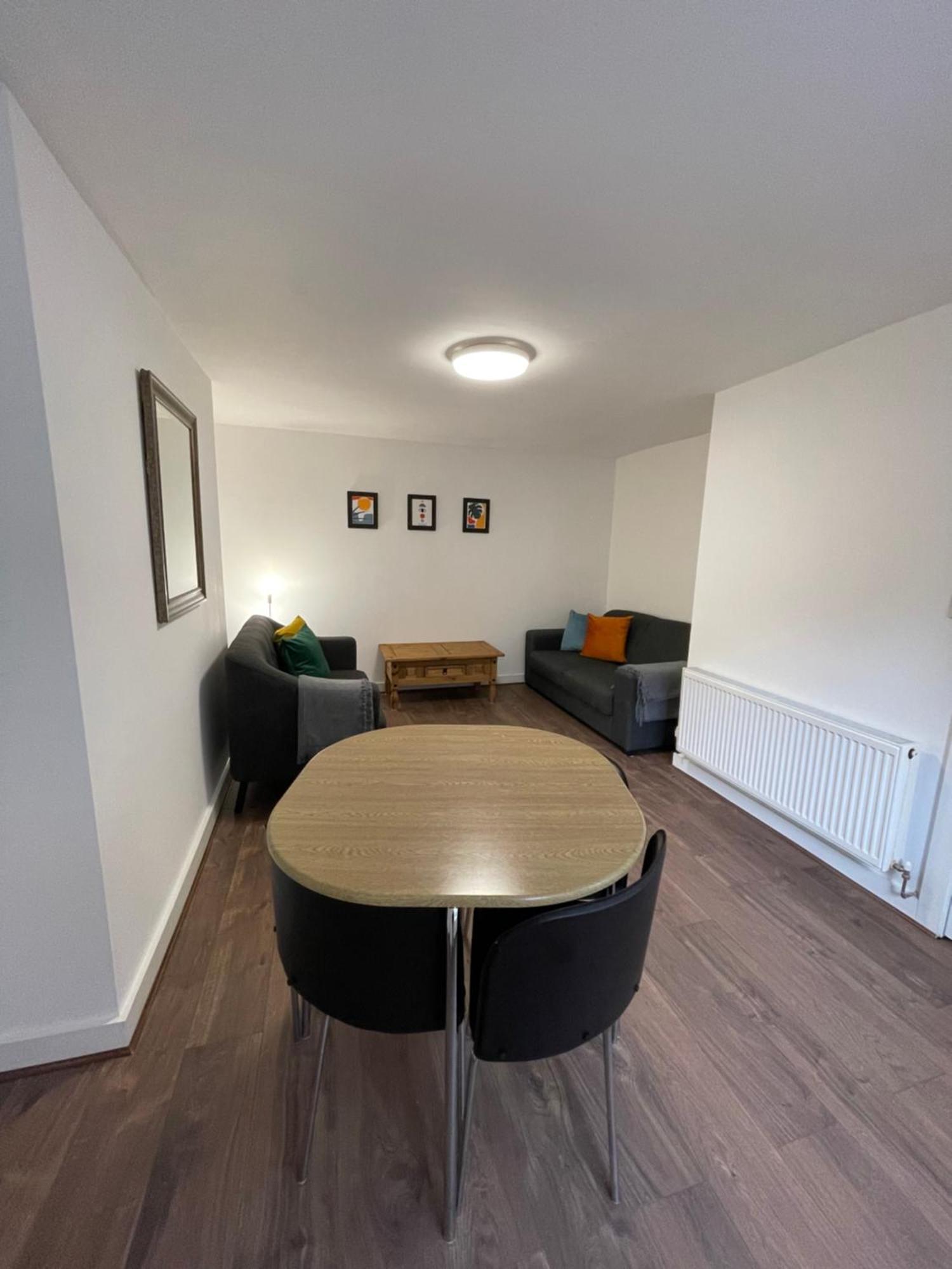 Apartment The Crescent, Flat 1 - Stockport,