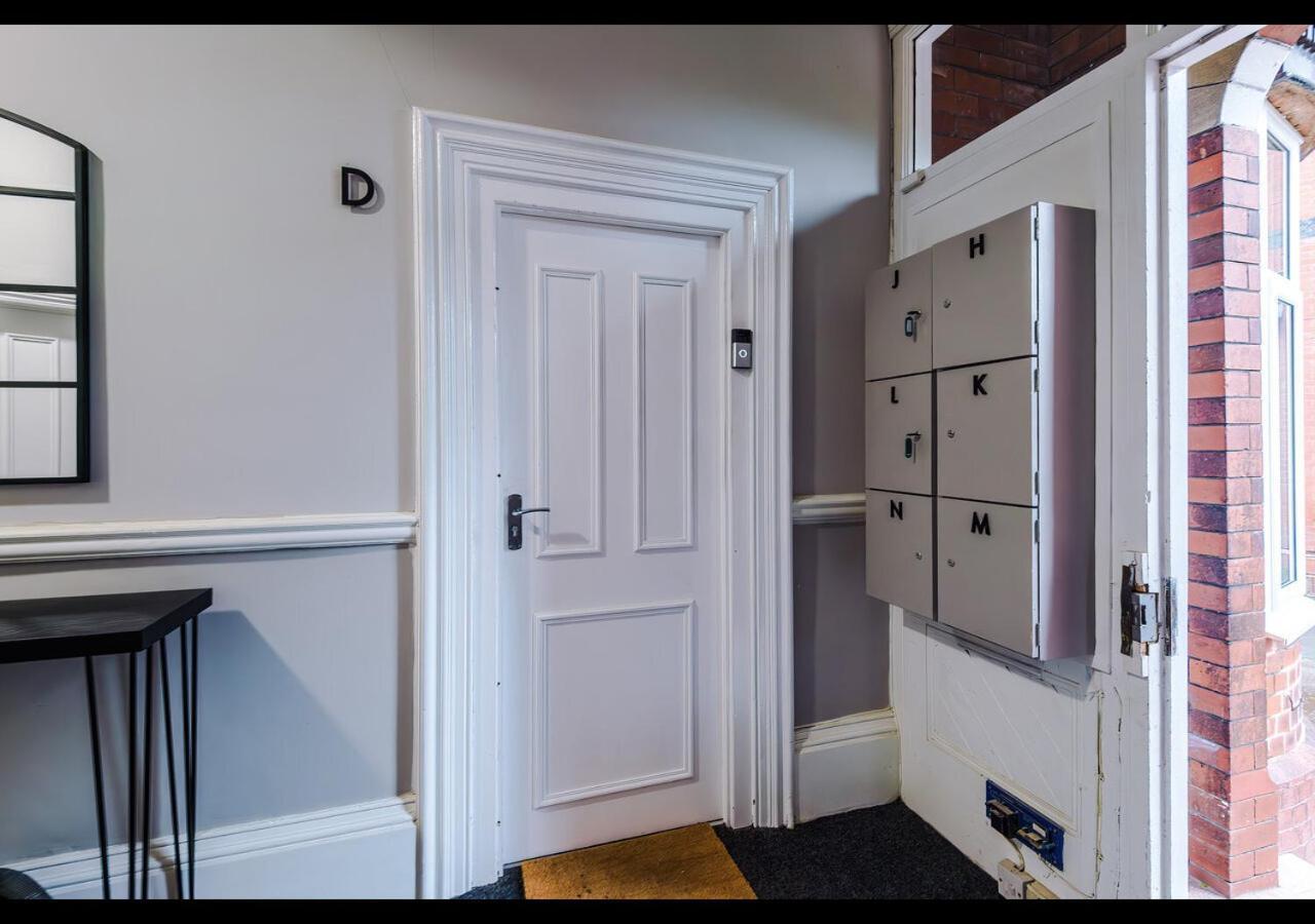Entire Cozy Apt, Prime Location & Free Parking * Manchester