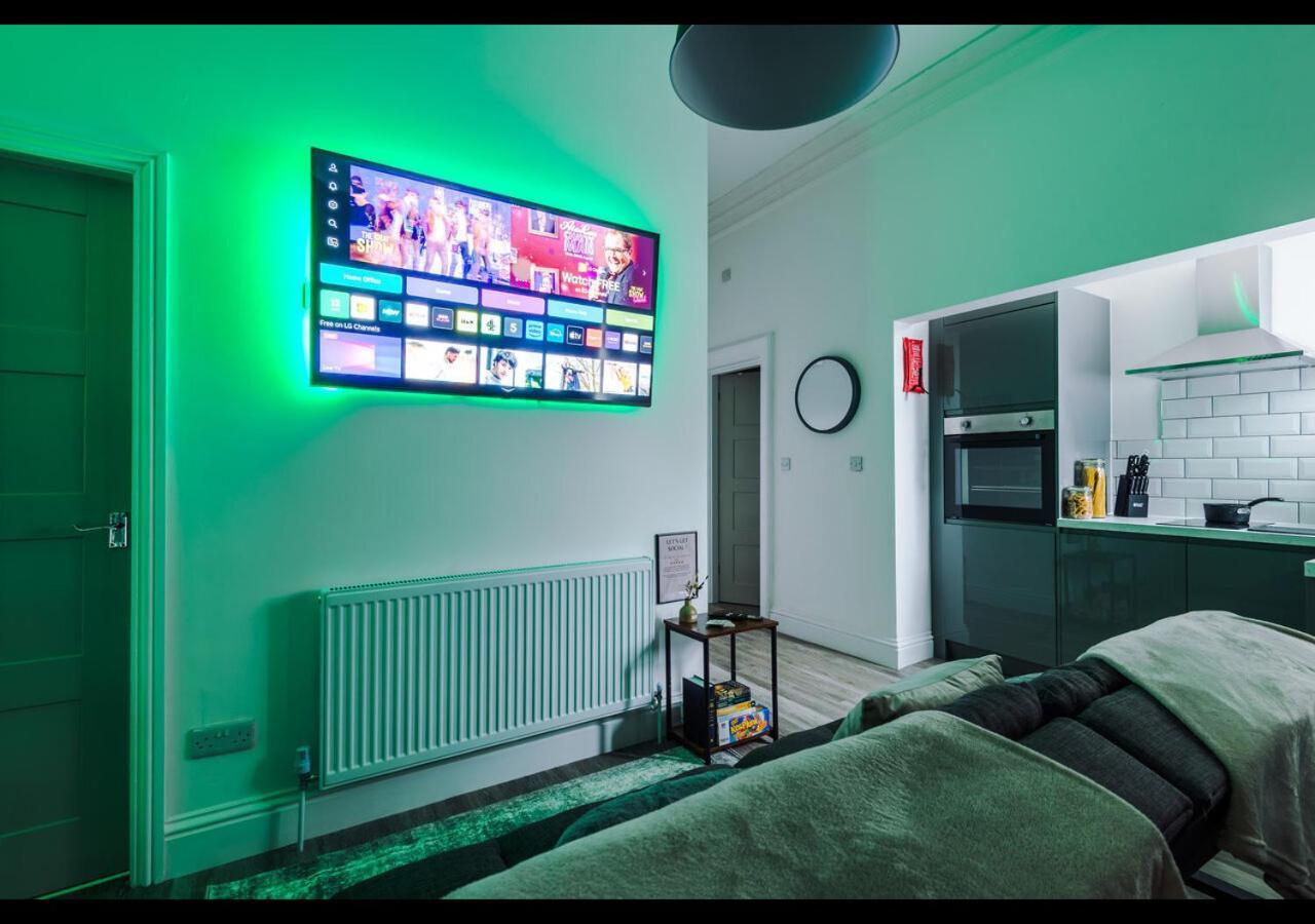 Entire Cozy Apt, Prime Location & Free Parking Manchester