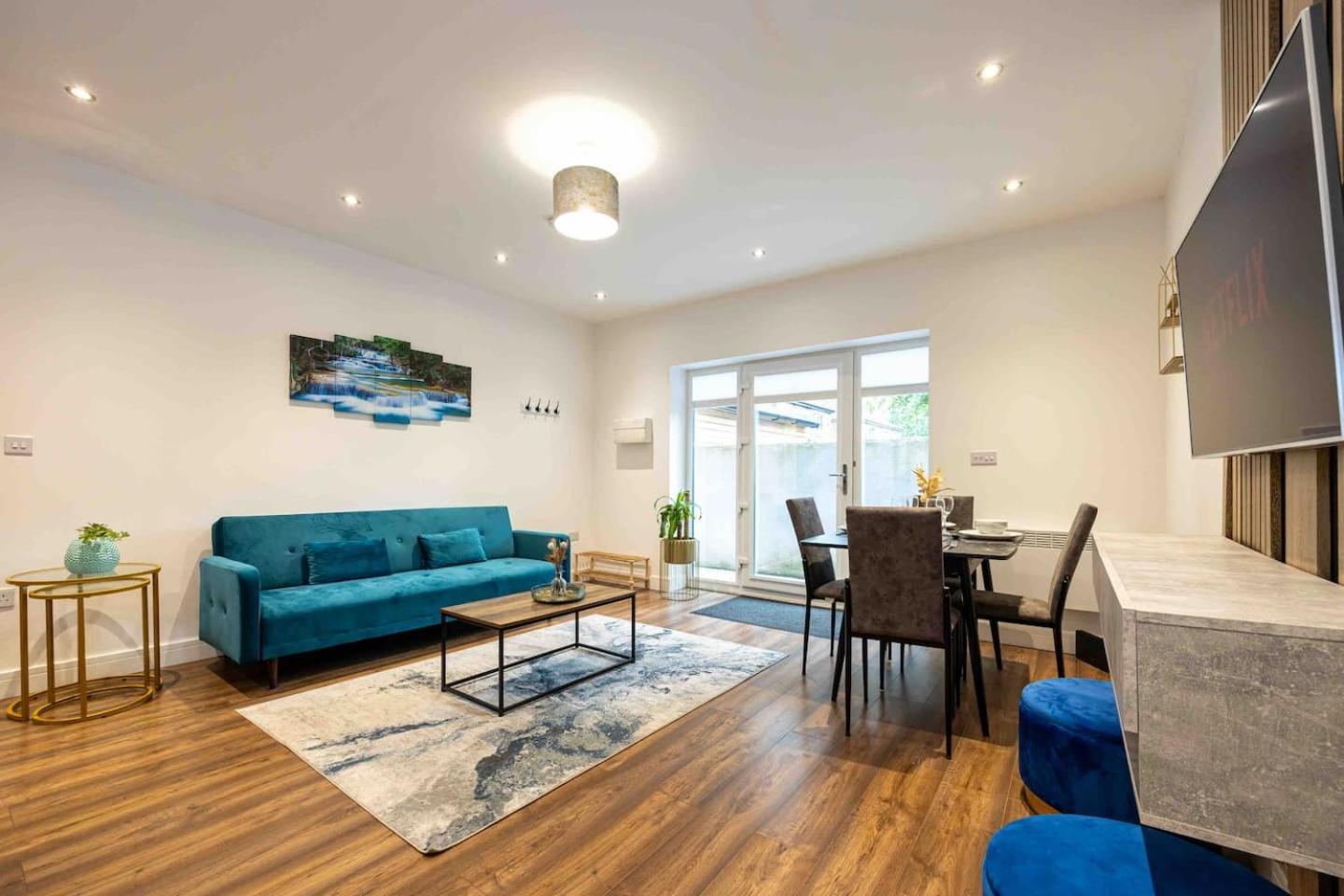 Vibrant 2Br Apartment In Chorlton, Free Parking *