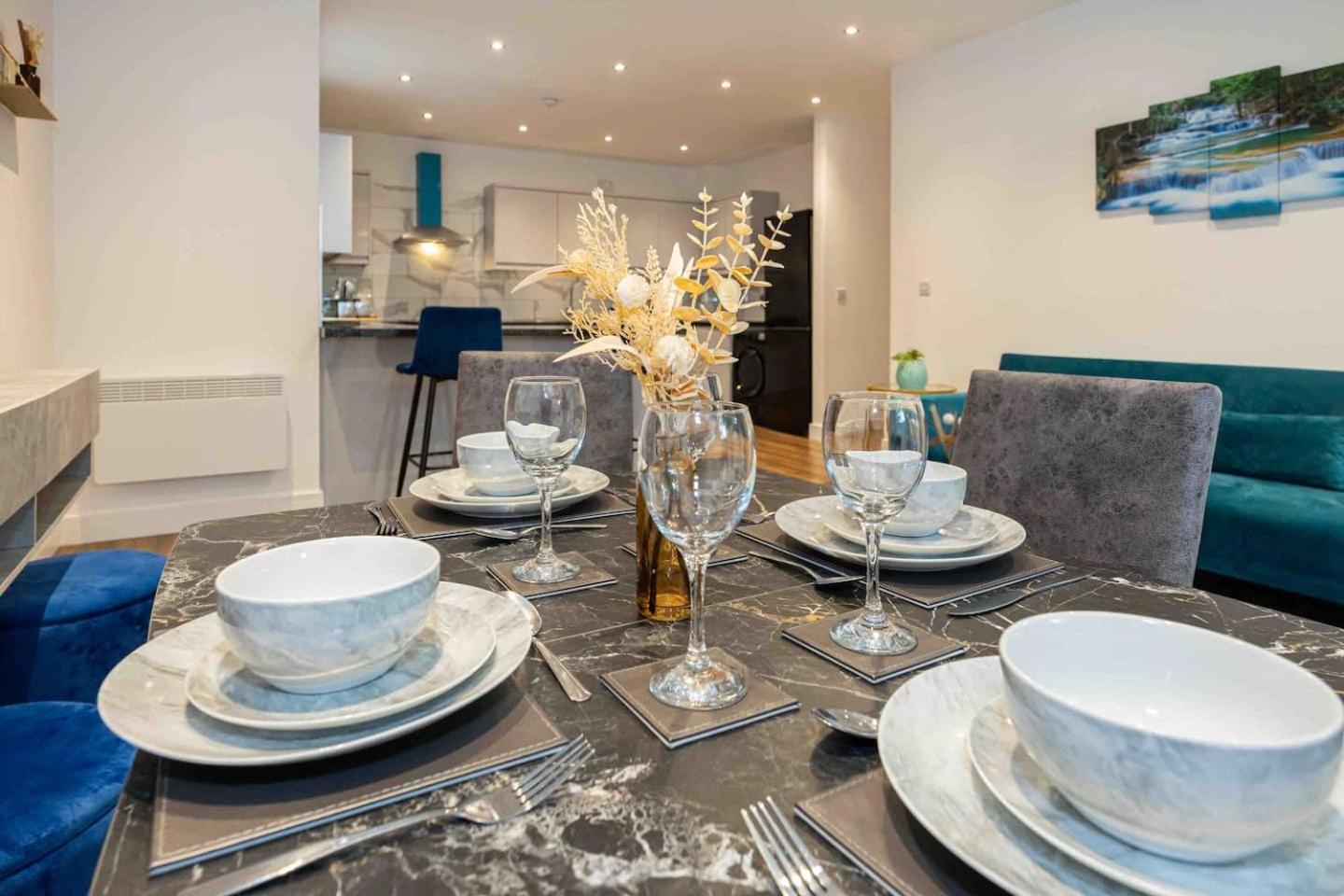 Vibrant 2Br Apartment In Chorlton, Free Parking Apartment Manchester