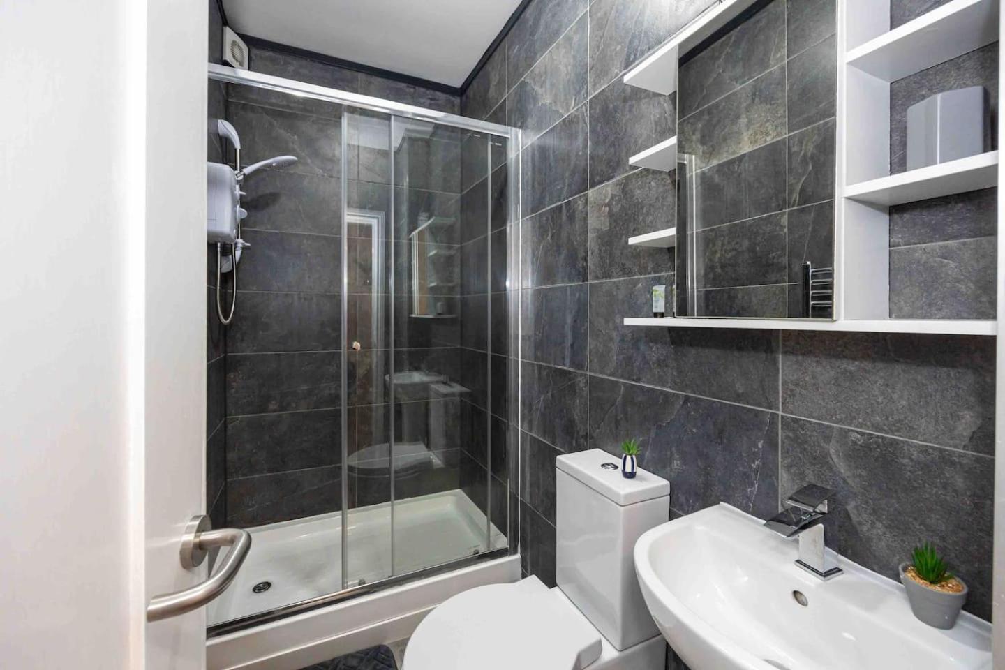 Apartment Vibrant 2Br Apartment In Chorlton, Free Parking *