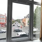 Contemporary Apartment In Manchester Near Tram Station