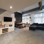 Penthouse Warehouse Slps 18