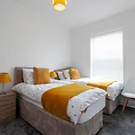 Spacious Comfortable House Close To Etihad