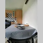 Beautiful Spacious Flat Near The City-Free Parking