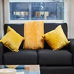 Stylish Manchester Gem - Sleeps 10!