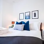 Luxe Interchange Apartment Near Old Trafford - Media City - The Quays