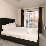 Fantastic 2 Bedroom Apartment In Manchester