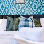 Rest & Recharge At Ash House Near Mediacityuk