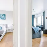 2 Bedroom Apartment Manchester Hosted By MCR Dens