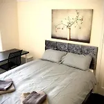 The Manchester Pad - 3Br Entire House With Parking