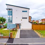 Coop Live Arena & Etihad Stadium 4Bedroom Townhouse With Free Parking