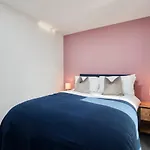 Beautiful 5 Bed House Manchester Sleeps8 Wparking