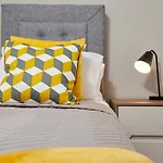 Lovely Central Abode - Amazing Views - Parking