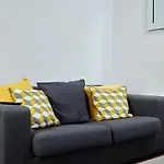 Lovely Central Abode - Amazing Views - Parking