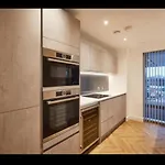 Luxurious Manchester City Centre 2 Bed Apartment