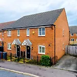 Luxury 3 Bedroom House Close To Manchester Center