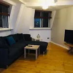 Oxford Place Apartment