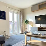Chic Manchester Townhouse Near Old Trafford