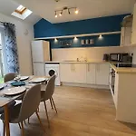 Rest&Recharge @ Robert Hall House By Mediacity