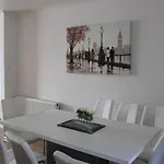 Beautiful 3 Bedroom House With Parking