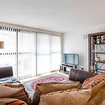 Central Apt In Manchester With Secure Parking