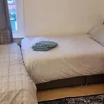Budget 4 Bedroom House,Entire Place.Sleeps 10