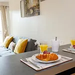 Arena Aparthotel