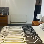 Beautiful Basement En-Suite Room