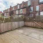 Entire Home - Cosy 3 Bedroom House, Close To Levenshulme Station, 13 Mins To Manchester City Centre