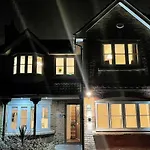 Spacious And Amazing 4 Bedroom Detached House