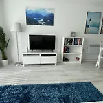Superior Private One Bedroom Apartment - Sleeps 3