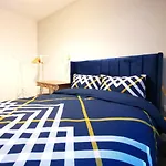 The Mellor - Holiday Home With Free Parking 15 Minutes To Manchester City Centre & Coop Live Arena