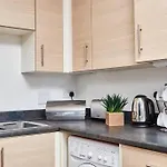 Central Manchester Gem - Sleeps 6