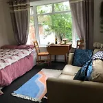Private Studio Flat Great Location In Manchester