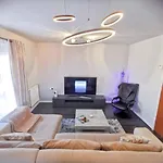 Entire Apartment In Th Heart Of Manchester, M15