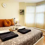 Full Flat-G Floor-Private Kitchen/Bathroom-Parking