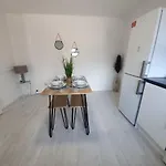 Bv Luxury Spacious 3 Bedroom House At Isaac Close