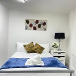 Wharf Inn Premier Apartment Central Manchester - Free Private Parking