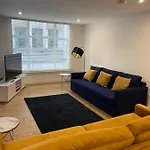 Luxury 2-Bedroom Apartment In The Heart Of Manchester City Centre