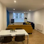 Luxury 2-Bedroom Apartment In The Heart Of Manchester City Centre