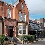 Manchester South Hotel