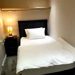 Elegant 2 Bed Apartment In Manchester