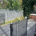 3-Bedroom Home With Free Parking In Chorlton